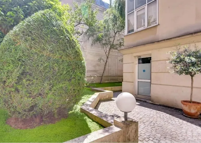 Modern & Colourful 3Bd For 9 Guests In Le Marais!