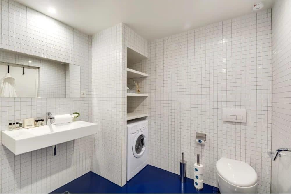 Apartment Modern & Colourful 3bd For 9 Guests In Le Marais!
